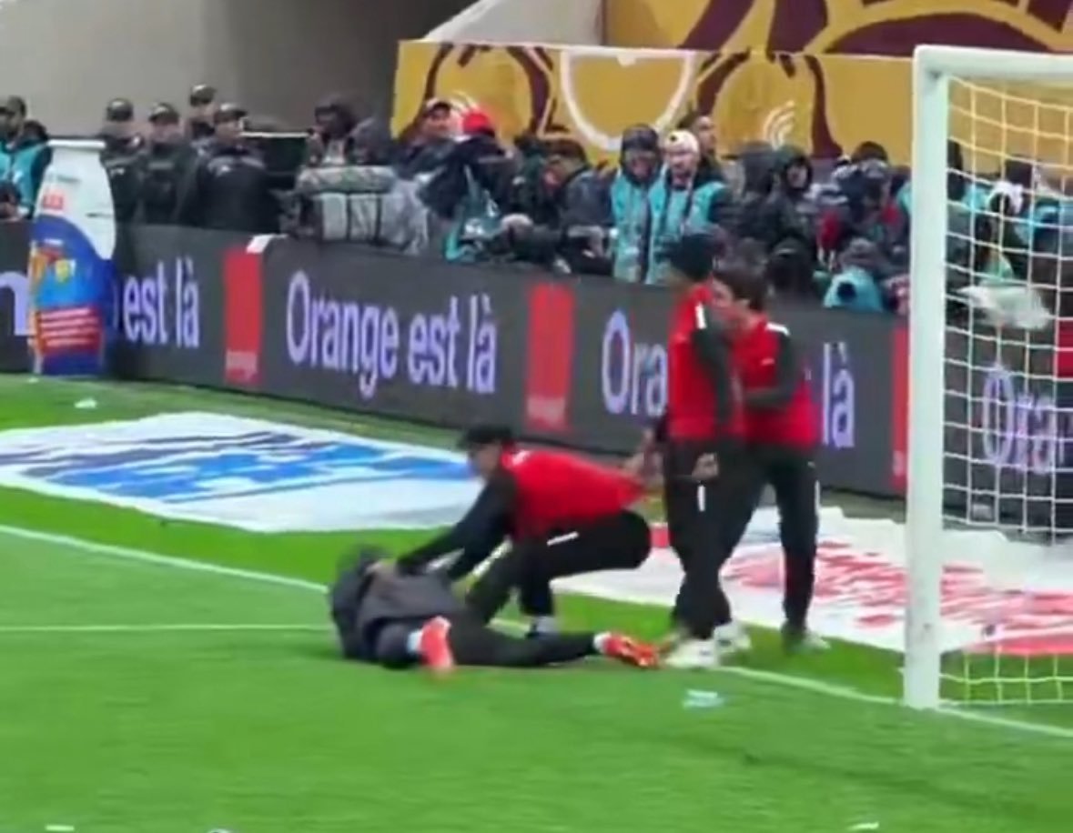 Yehvann Diouf revient sur l’épisode des serviettes : « J’ai été tout aussi surpris lorsque j’ai vu qu’ils ont essayé de les prendre » - wiwsport